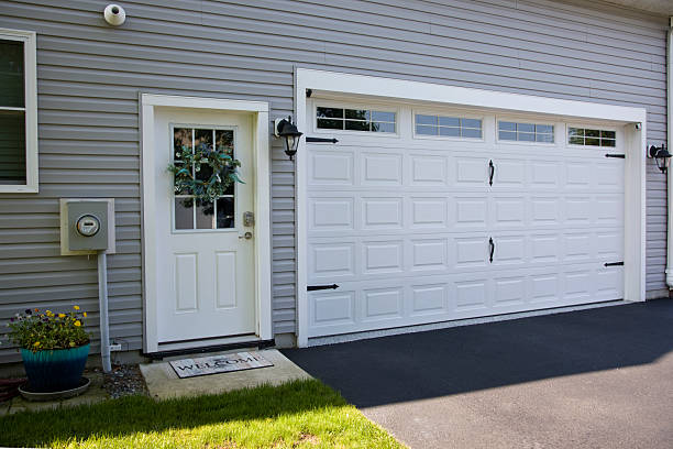 24/7 Emergency Garage Door Roller Replacement experts in North Rock Springs, WY